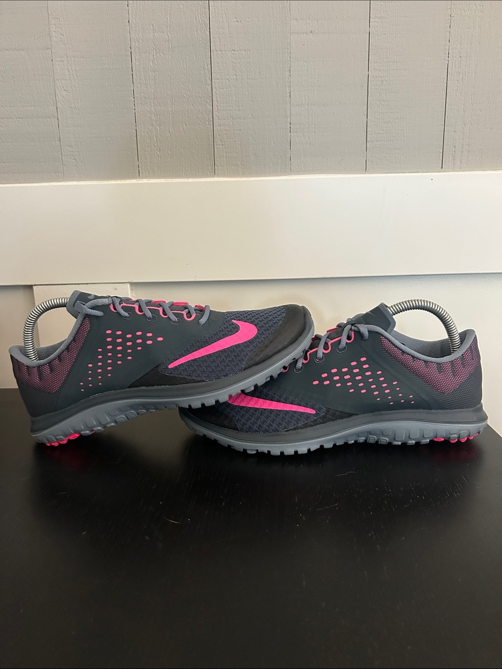 Nike Women's FS Lite Run 2 Athletic Running Shoes Size 9